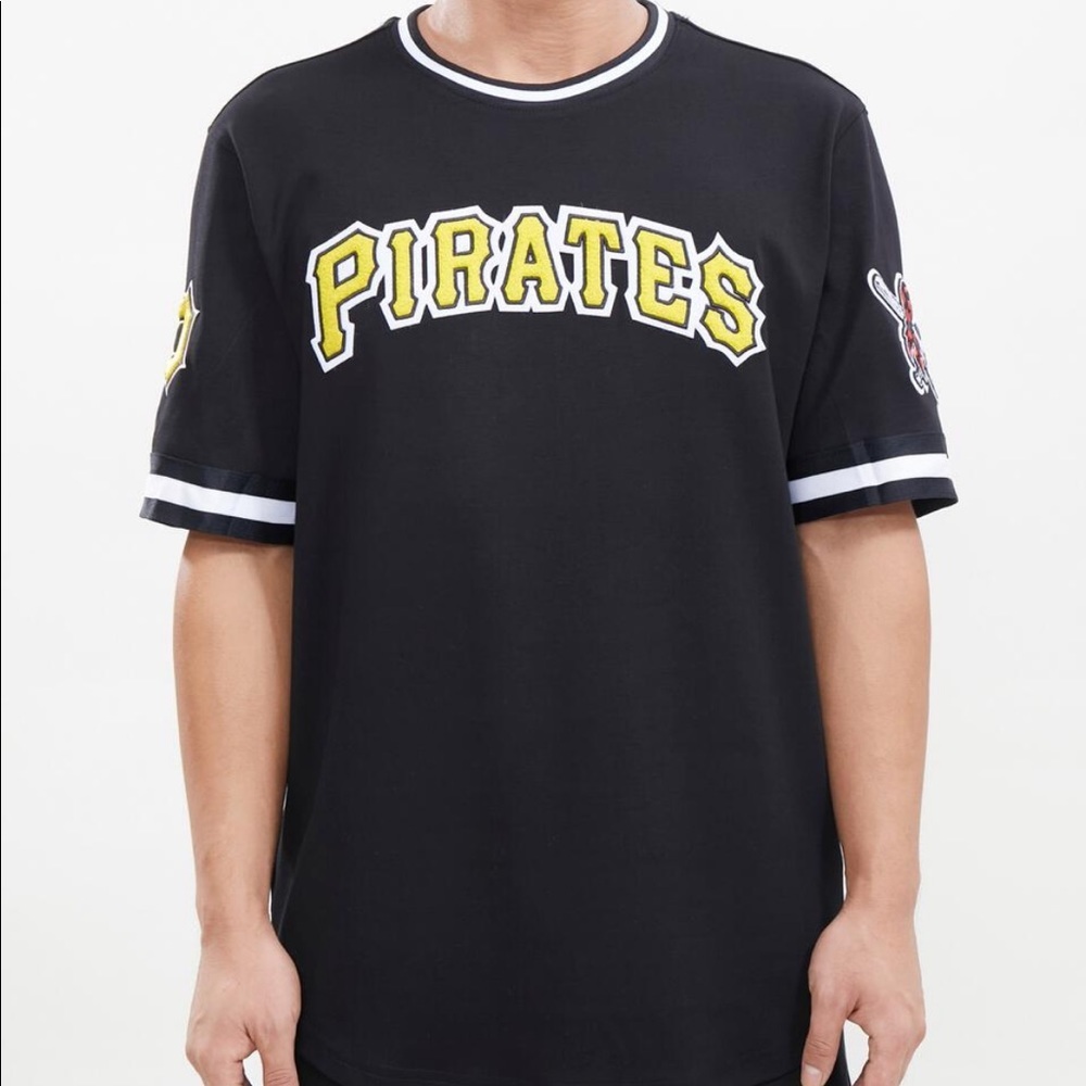 Pittsburgh Pirates Pro Standard Men’s Jersey Shirt